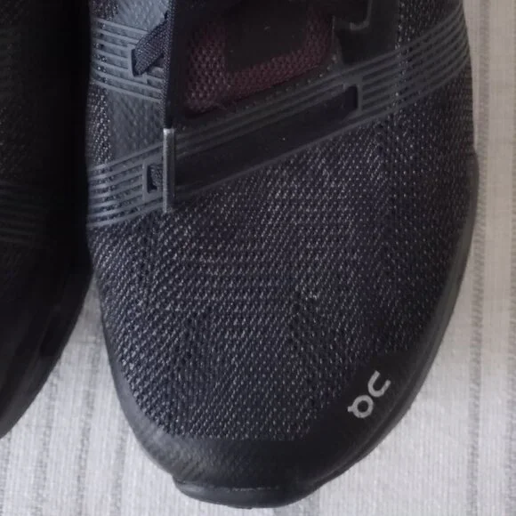 'On Cloud' Shoe Black/Eclipse size 9.5 EUC #5598626 - Picture 3 of 16